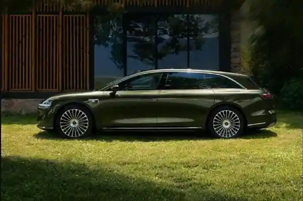 鸿蒙智行单月交付破五万，累计销量突破95万台创历史新高