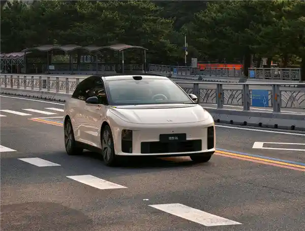 颠覆出行革命！李想预言：3年内全自动驾驶汽车将终结驾校