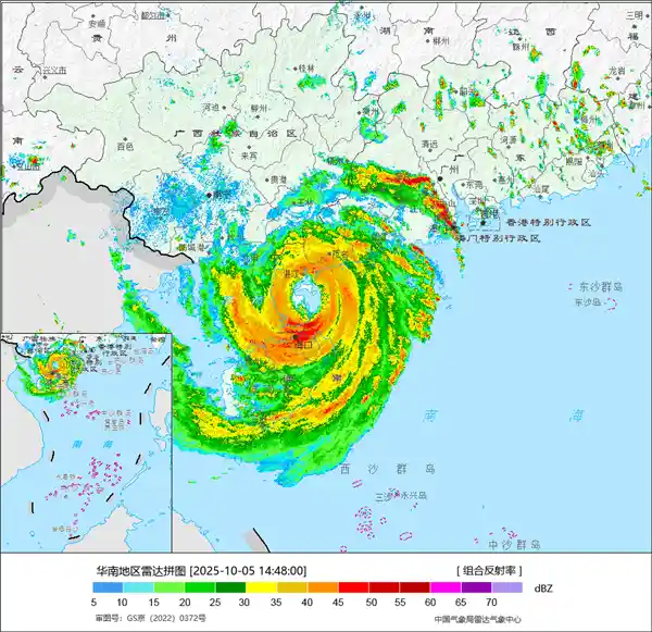 台风麦德姆强势登陆广东：14级狂风掀翻海浪，城市遭遇海水倒灌危机