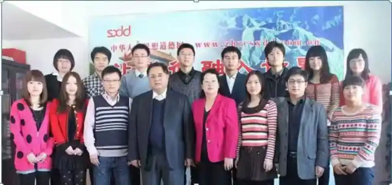 黄凤兰：一位平凡教师的不凡善举