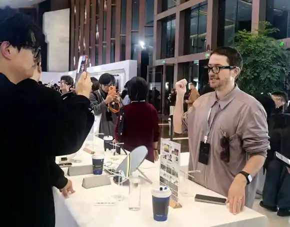 Rokid放大招！智能眼镜巨头豪赌千亿市场，激进销售目标震惊行业