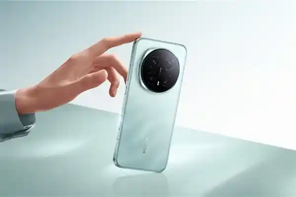 荣耀Magic8 Ultra明年1月重磅登场：7000mAh超大电池引爆旗舰新体验