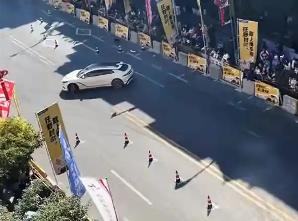 比亚迪贵州村GT漂移封神 腾势Z9GT原厂极限甩尾震撼全场