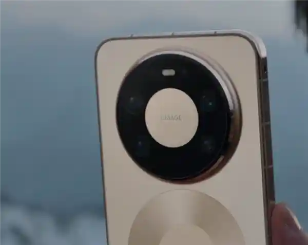 华为Mate 80系列首推极限户外模式，14天超长续航守护生命关键时刻