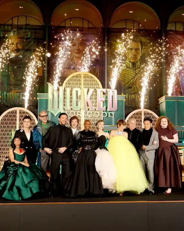 《魔法坏女巫逆袭！惊天一战击败超人震撼全宇宙》