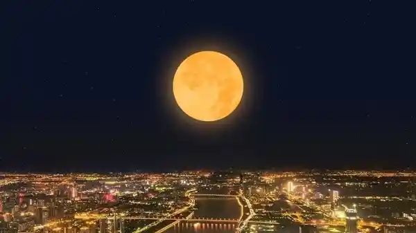今晚！XXXL超级月亮震撼登场，别错过这千年一遇的浪漫天文奇观