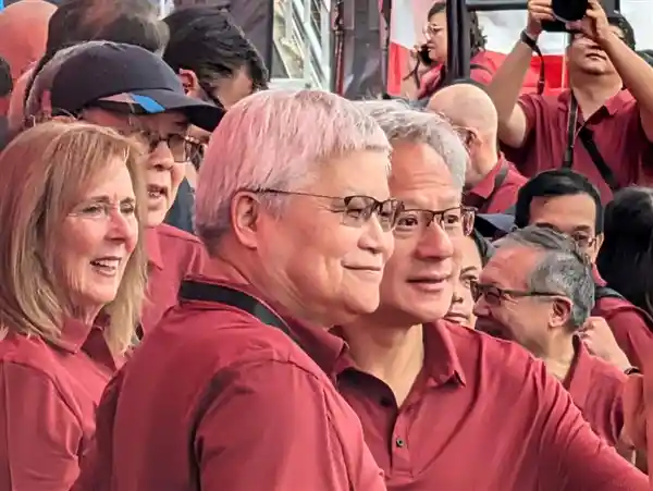 黄仁勋台积电运动会激情告白：我是你们的家人，台积电我爱你！