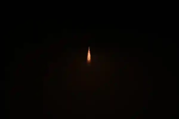 长征十一号火箭成功发射试验三十二号卫星：三位一体新突破