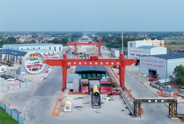 破纪录！国产巨龙号高铁盾构机掘进突破10000米，刷新世界最大直径盾构施工新里程