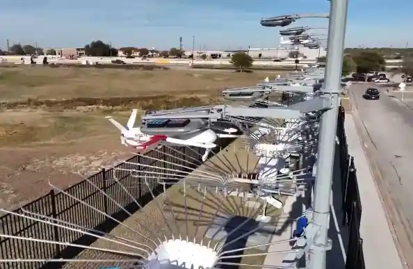 无人机送货试水，空域安全警报拉响