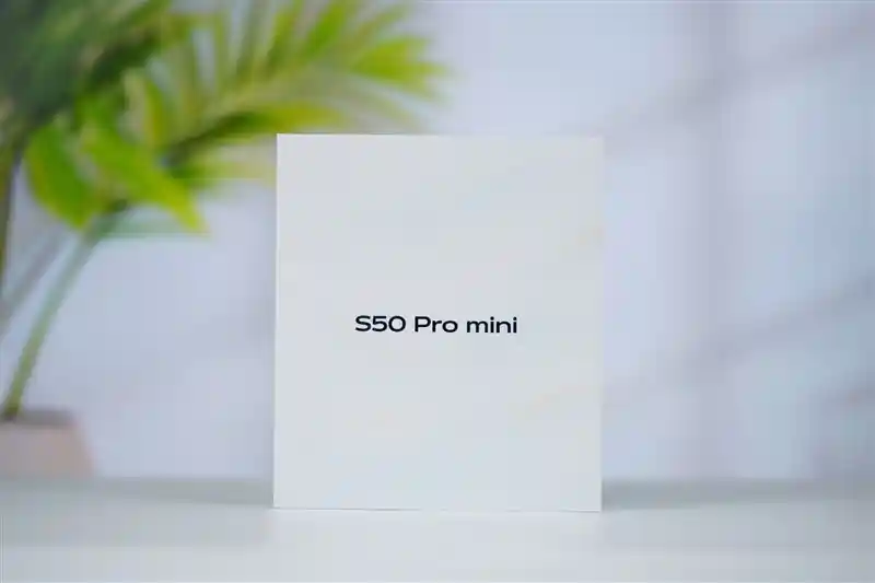 小直屏杀疯了！vivo S50 Pro mini发布即封神：6.38英寸旗舰新范式引爆行业地震