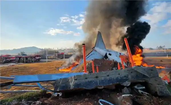 济州航空空难周年未解之谜 李在明再鞠躬致歉