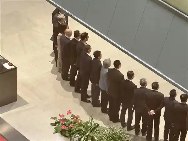 苏妈华丽登场！首次亮相联想北京总部