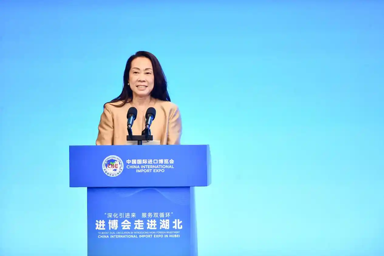 中国品牌在进博会上展示中国人文之美，赢得全球关注