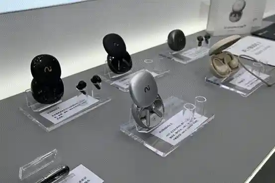 《AWE 2025现场直击：未来已来，讯飞AI会议耳机引领智能办公新浪潮》