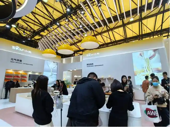 [焕新生活，智享未来！2025家电消费季引爆以旧换新热潮 | AWE现场直击]