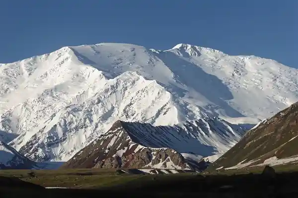 《冰川消融加速！我国7000条小型冰川彻底消失》