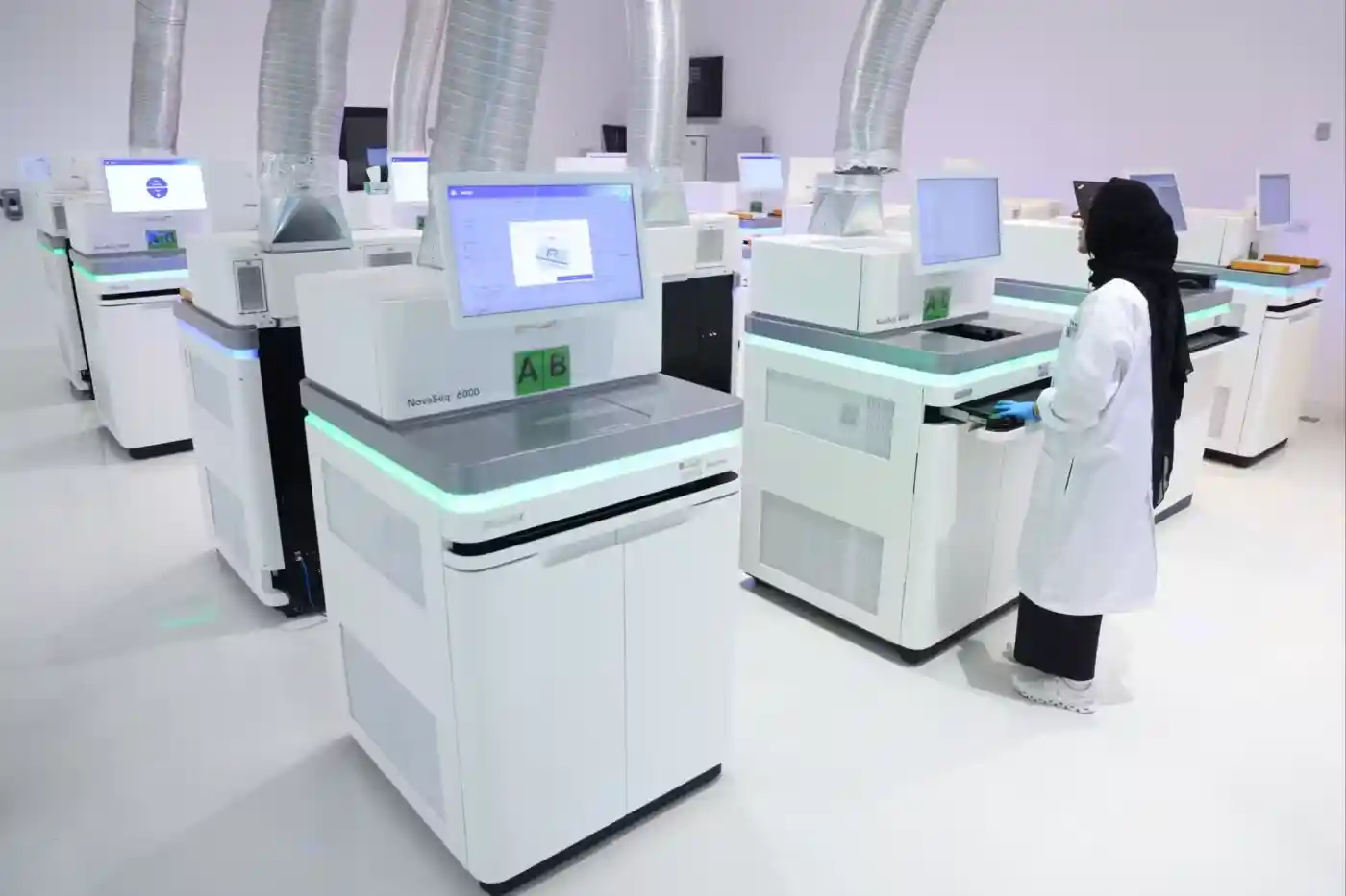 阿布扎比启动全球最全基因数据库计划，解锁DNA中的数据宝藏