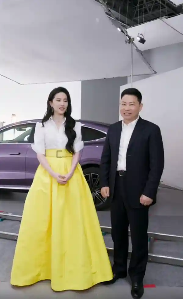 余承东揭秘与刘亦菲合作背后：原来她早就是华为铁粉！