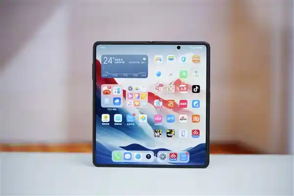 中国科技双星闪耀：荣耀与DeepSeek跻身2025亚太十大创新领军者