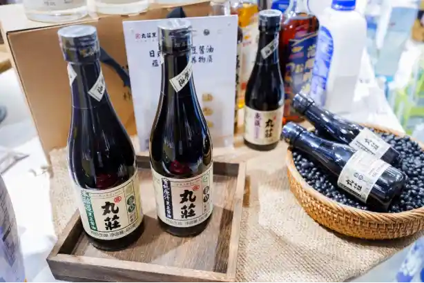 金龙鱼2024年报：销量逆势上涨7%，中央厨房生态或成新增长引擎