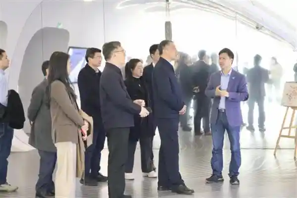 工信部装备一司副司长郭守刚赴每日互动开展深度调研