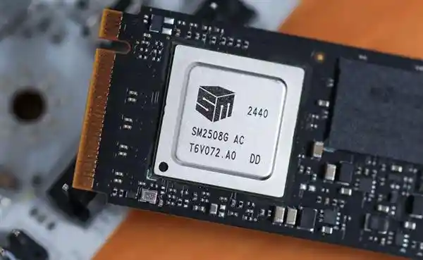 【高温性能双重突破】佰维X570 PRO PCIe 5.0，SM2508芯片加持，定义速度与性价比新标杆！