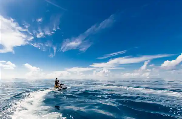 海南大学突破性发明：新型纳米凝胶喷雾引领蒸发速率新纪元