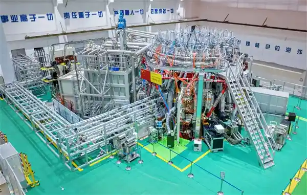 中国可控核聚变迎来里程碑！人造太阳首次触及双亿度奇迹