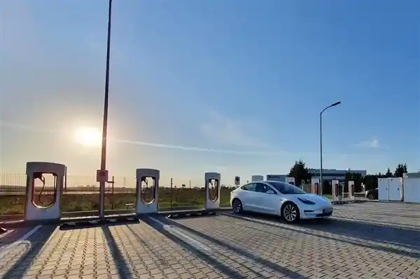 《增程车主城市工况偏爱纯电模式？小鹏高管揭秘背后秘密》