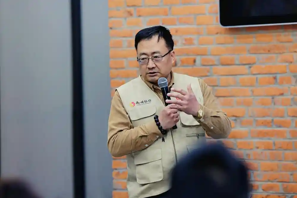 围炉夜话登陆柳州：解码工业转型背后的金融密码与企业家追梦之路