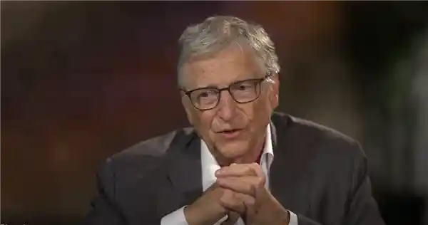 《比尔·盖茨大胆预测：AI将在未来十年颠覆这两类职业，而这三种职业却稳如泰山！》