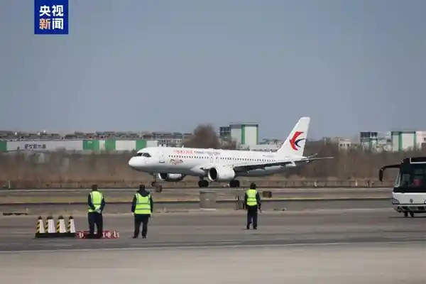 国产大飞机C919拓新航线！首航东北惊艳亮相