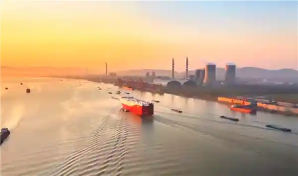 巨无霸登场！比亚迪深圳号全球最大汽车运输船海试震撼曝光