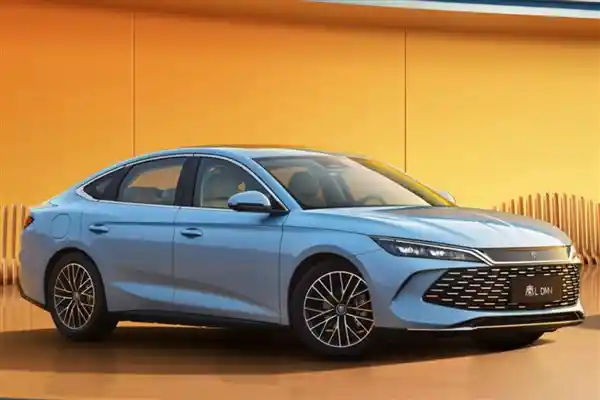 《华为与比亚迪携手开创充电新时代：2025或成兆瓦级闪充爆发元年》