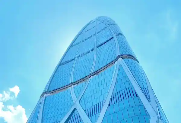 浙江第一高楼正式交付：409米云端之巅，开启城市新纪元！