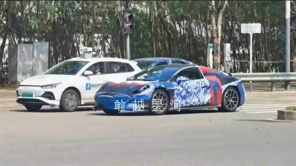 腾势首款跑车亮相，青年梦想飙速！外观动力媲美911