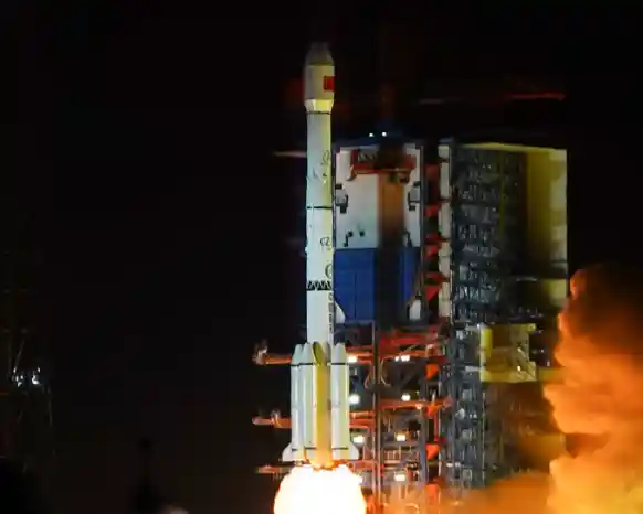 创新突破！我国成功发射通信技术试验卫星十七号，探索多频段高速率通信技术