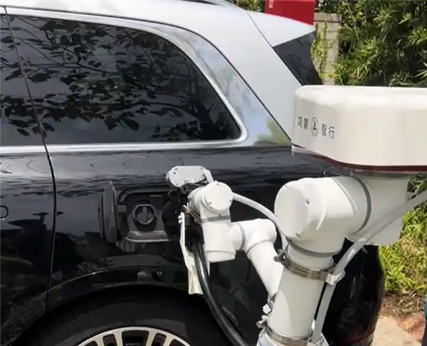 华为自动充电机器人实测：稳定可靠，充电略慢