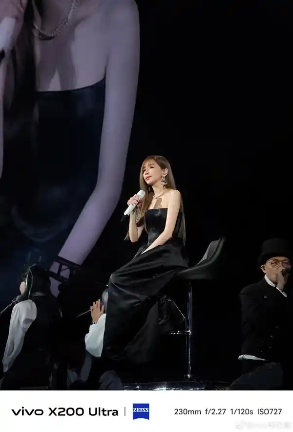 vivo X200 Ultra实拍王心凌演唱会：画质封神，重新定义夜拍神器！