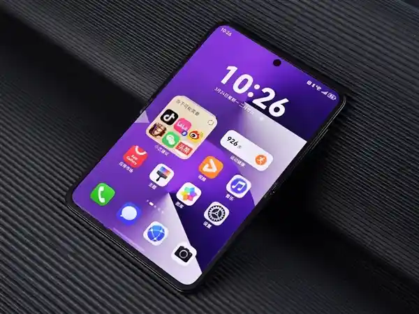 《华为Pura X上手体验：纯血鸿蒙的最佳拍档》