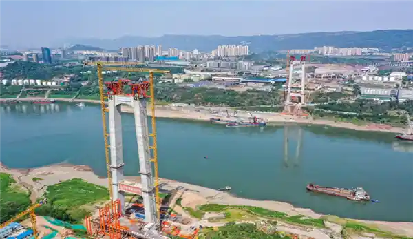 一跨千里！世界最大公轨悬索桥先导索成功跨越长江