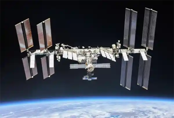 《NASA紧急警示：国际空间站面临前所未有的高危时刻》