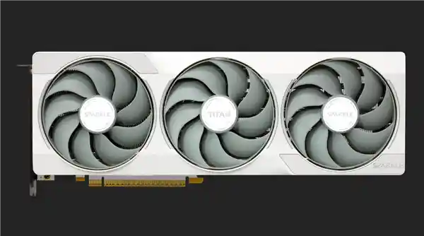 《互联网大厂算力告急，智算中心却沦落至卖卡求生》