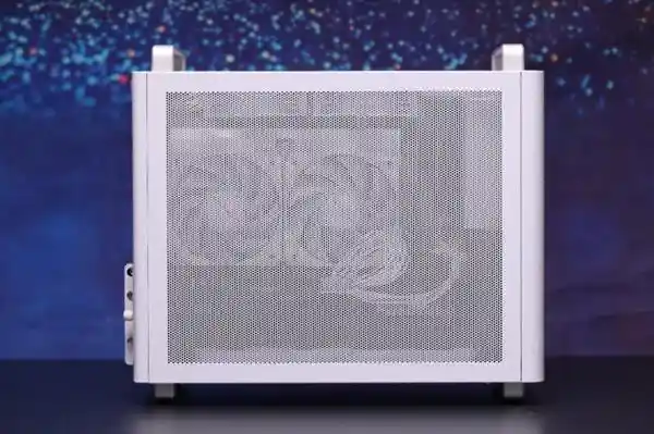 全新升级，9070XT携手硕一凤凰U320打造极致空间艺术体验