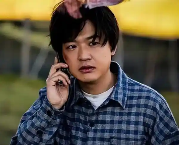 《金扫帚奖荣耀揭晓：包贝尔封帝扎心登顶，陆川〈749局〉三提三中成最大赢家！》