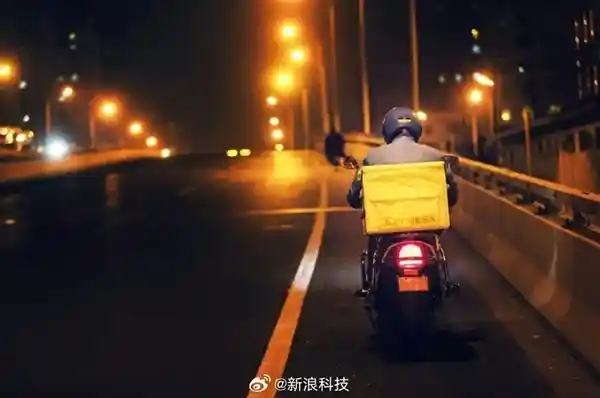 《外卖世界里的榜样力量：五位骑手荣登中国劳模榜单》