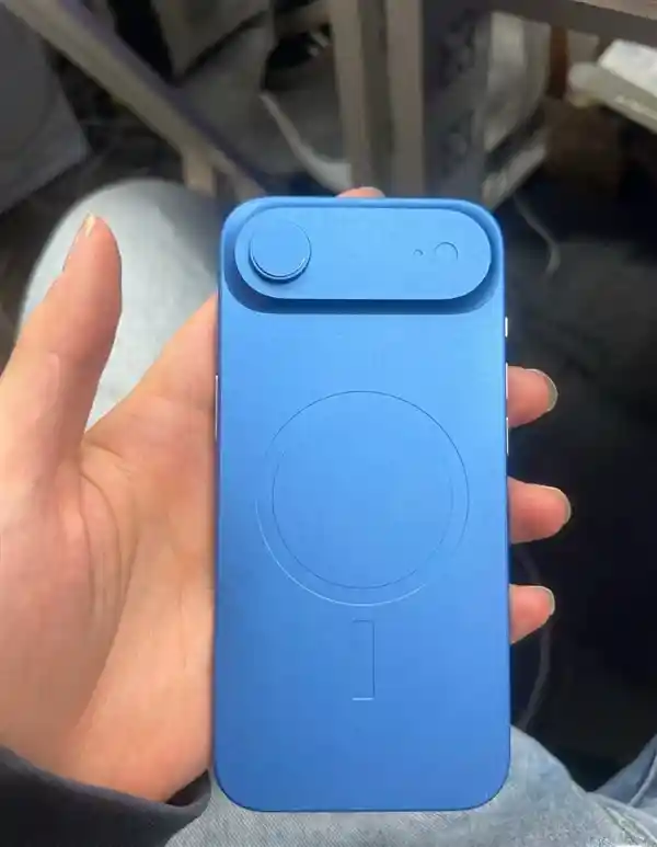 《iPhone 17 Air vs 17 Pro Max：Air版薄出新境界，手感炸裂！》