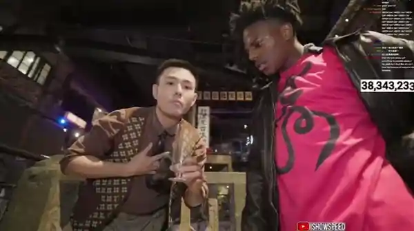 甲亢哥长沙遇神奇魔术：口中惊现活青蛙！