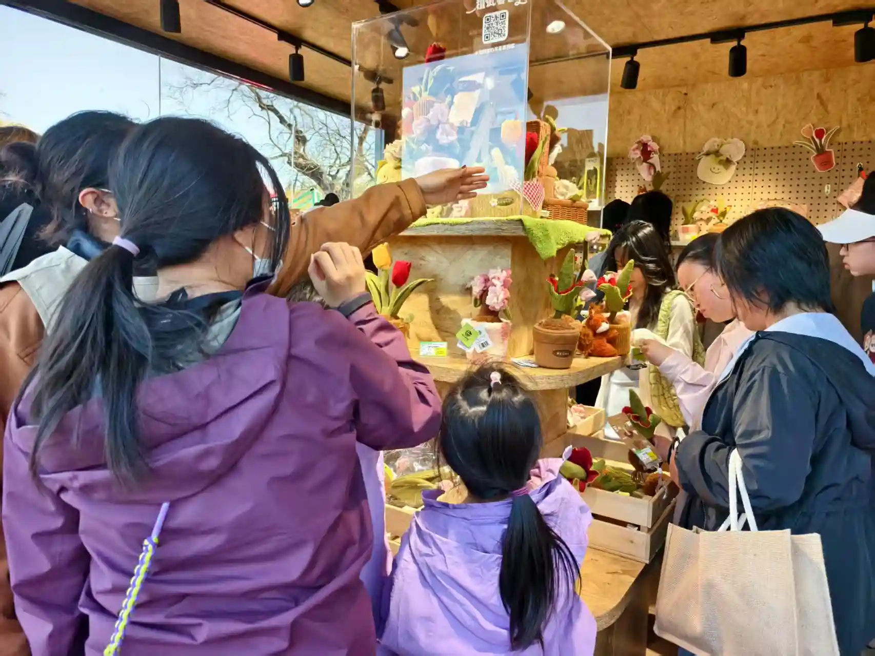 春日经济：数据解码消费活力全面迸发